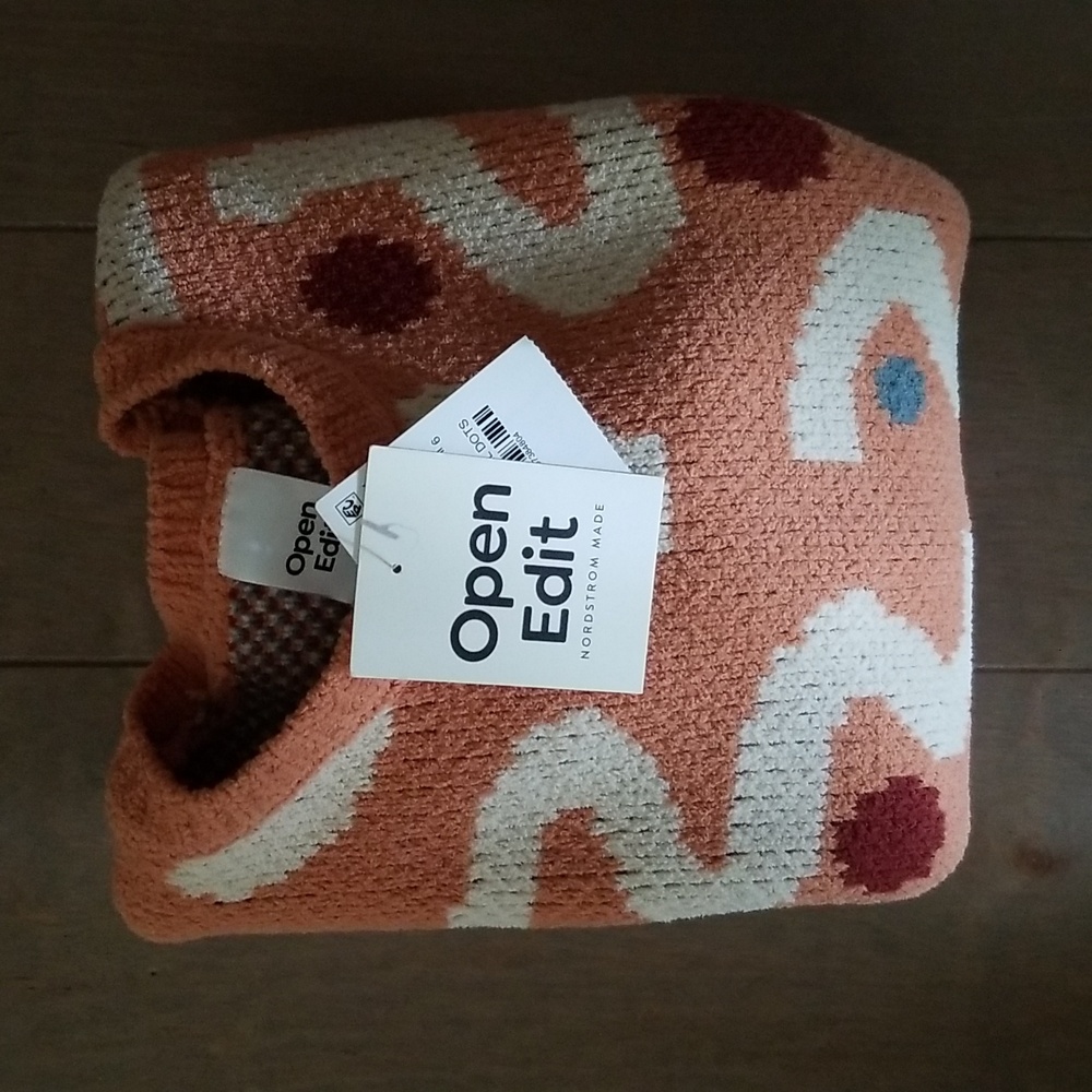 Open Edit Sweater - Picture 9 of 9